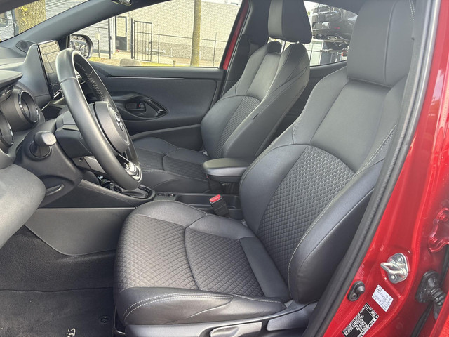 Foto 4 van Toyota Yaris 1.5 Hybrid Executive **DODEHOEK DETECTIE/ STOELVERWARMING/ KEYLESS**
