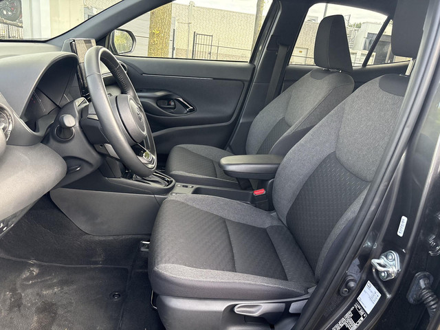 Foto 4 van Toyota Yaris Cross 1.5 Hybrid 115 Dynamic **COMFORT PACK/ DODEHOEK DETECTIE/ PARKEERSENSOREN**