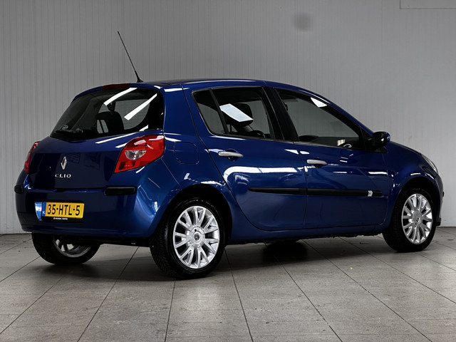 Foto 5 van Renault Clio 1.2-16V Dynamique/ D-Riem verv: 217.000 KM!/ 5-Drs/ 16'' LMV/ Airco/ Cruise/ Elek. pakk