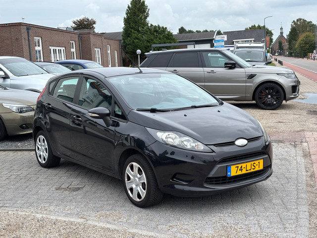 Foto 6 van Ford Fiesta 1.25 Limited nieuwe apk