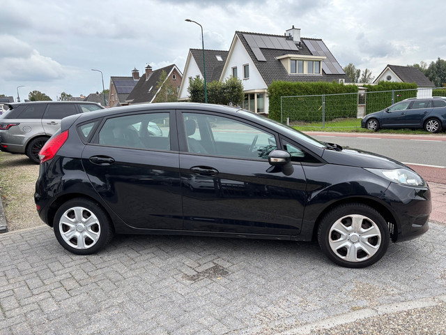 Foto 5 van Ford Fiesta 1.25 Limited nieuwe apk
