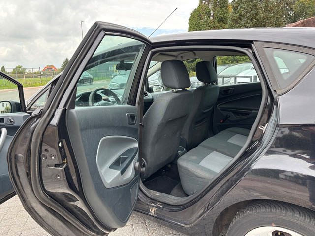 Foto 3 van Ford Fiesta 1.25 Limited nieuwe apk