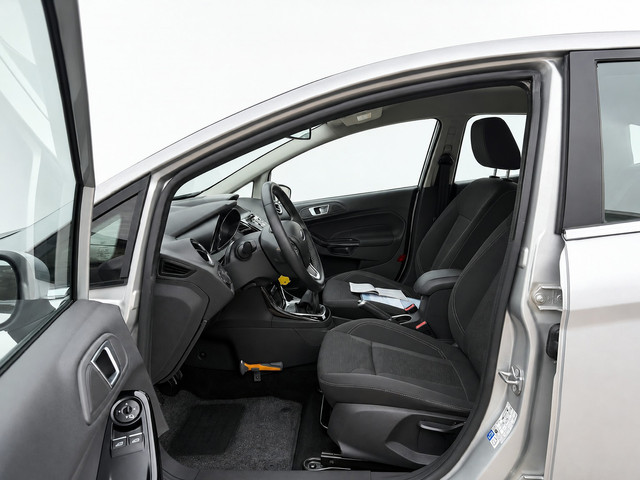 Foto 7 van Ford Fiesta 1.0 EcoBoost Titanium TREKHAAK ZEER MOOIE AUTO