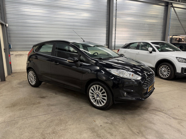 Foto 7 van Ford Fiesta 1.0 Titanium cruise control riem vervangen dealer onderhouden airco