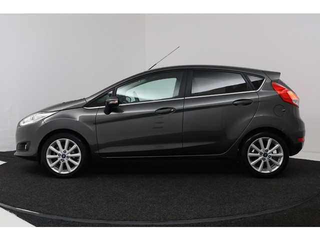 Foto 2 van Ford Fiesta 1.0 EcoBoost Candy Blue Edition (CRUISE CONTROL, PARKEERSENSOREN, AIRCO)