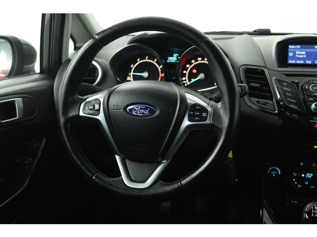 Foto 4 van Ford Fiesta 1.0 EcoBoost Candy Blue Edition (CRUISE CONTROL, PARKEERSENSOREN, AIRCO)
