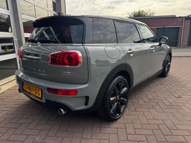 Foto 5 van MINI CLUBMAN 2.0 COOPER S CHILI SERIOUS BUSINESS / AUTOMAAT / CRUISE / HEAD-UP / PANO!