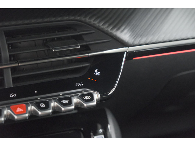 Foto 4 van Peugeot 208 1.2 Hybrid 145 e-DCS6 GT | Alcantara Pakket | Camera | Apple Carplay | Stoelverwarming