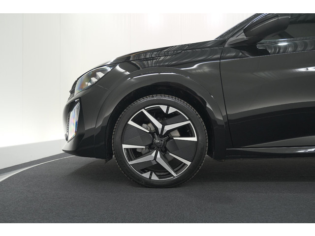 Foto 10 van Peugeot 208 1.2 Hybrid 145 e-DCS6 GT | Alcantara Pakket | Camera | Apple Carplay | Stoelverwarming