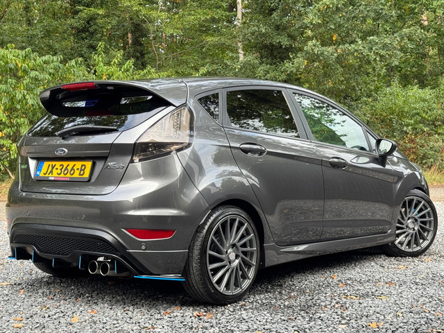 Foto 5 van Ford Fiesta 1.0 ST Line UNIEK GETUNED PERFECT OH NAVI CRUISE DEFUSER N-distributie