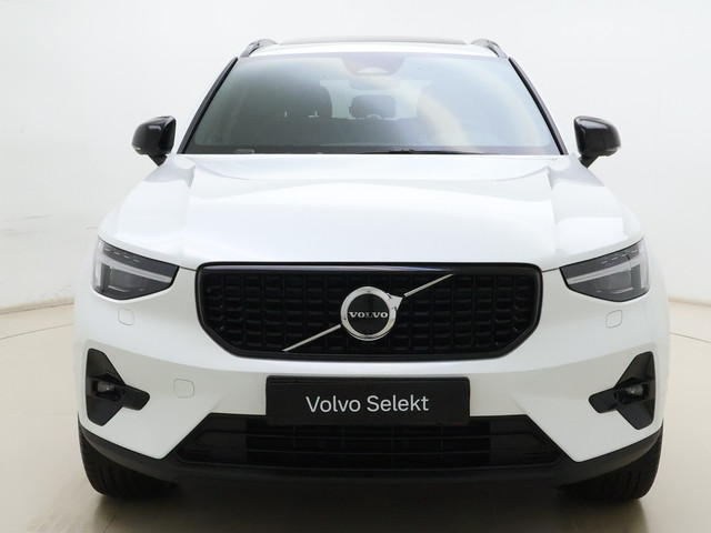 Foto 6 van Volvo XC40 B4 211pk Plus Dark / 20'' / 360 Camera / Trekhaak / Pixel Koplampen / Panoramadak / Nubuc