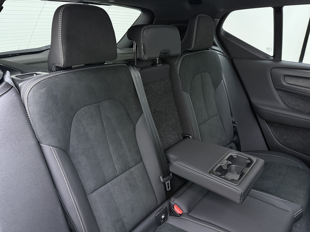 Foto 5 van Volvo XC40 B4 211pk Plus Dark / 20'' / 360 Camera / Trekhaak / Pixel Koplampen / Panoramadak / Nubuc