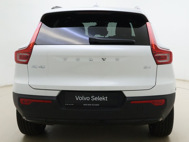 Foto 4 van Volvo XC40 B4 211pk Plus Dark / 20'' / 360 Camera / Trekhaak / Pixel Koplampen / Panoramadak / Nubuc