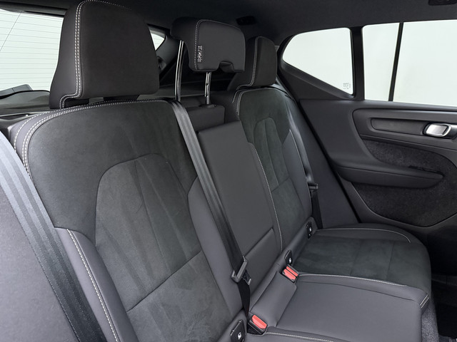 Foto 6 van Volvo XC40 B4 211pk Plus Dark / 20'' / Pixel Koplampen / Panoramadak / Getint Glas / Nubuck / 360 Ca