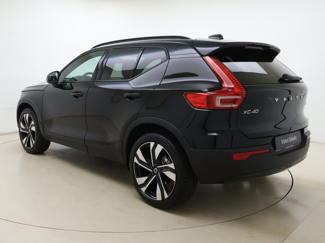 Foto 3 van Volvo XC40 B4 211pk Plus Dark / 20'' / Pixel Koplampen / Panoramadak / Getint Glas / Nubuck / 360 Ca
