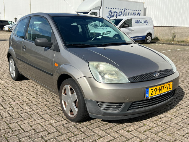 Foto 5 van Ford Fiesta 1.25-16V Centennial|Airco|
