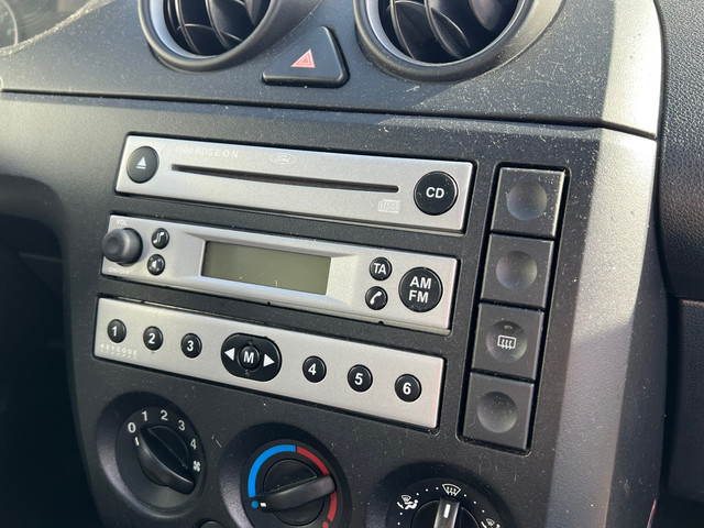 Foto 10 van Ford Fiesta 1.25-16V Centennial|Airco|