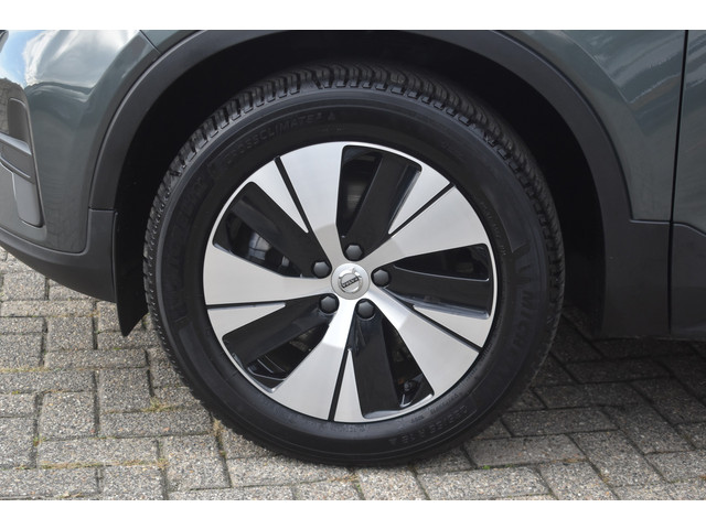 Foto 5 van Volvo XC40 B3 Core | Leder |  ACC | Stoel stuurwiel verwarmd | Camera + PDC |