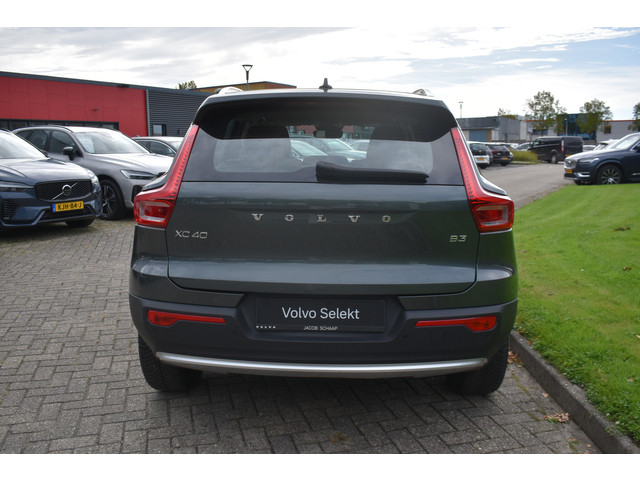 Foto 3 van Volvo XC40 B3 Core | Leder |  ACC | Stoel stuurwiel verwarmd | Camera + PDC |