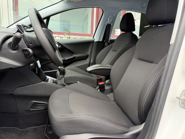 Foto 2 van Peugeot 208 1.2 PureTech Active|2e Eigenaar|Distributie vv in 2021|Navi|Carplay|Airco|PDC|Isofix|Goe