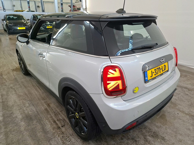 Foto 8 van Mini Electric Cooper 33 kWh 184pk | SOH 94% | Carplay | Camera | Stoelverwarming | Navigatie | Keyle