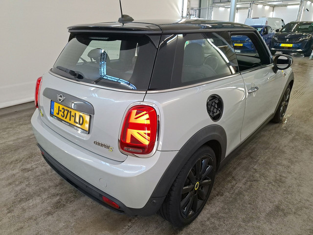 Foto 7 van Mini Electric Cooper 33 kWh 184pk | SOH 94% | Carplay | Camera | Stoelverwarming | Navigatie | Keyle