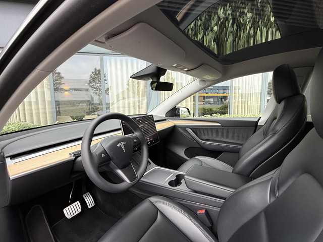 Foto 8 van Tesla Model Y Performance AWD/Pano/Autopilot