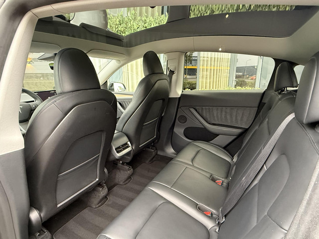 Foto 7 van Tesla Model Y Performance AWD/Pano/Autopilot