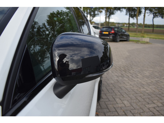 Foto 8 van Volvo XC40 B4 Plus Dark | ACC | Trekhaak | Schuif/kanteldak | Stoel + Stuur verwarmd | BLIS | Nubuck