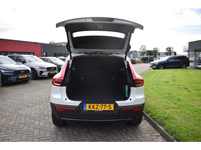 Foto 3 van Volvo XC40 B4 Plus Dark | ACC | Trekhaak | Schuif/kanteldak | Stoel + Stuur verwarmd | BLIS | Nubuck