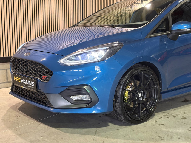 Foto 6 van Ford Fiesta 1.5 EcoBoost ST / 1e eigenaar / Dealer onderhouden / Winterpakket /