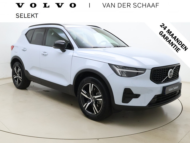 Foto 2 van Volvo XC40 B4 211pk Plus Dark / Nubuck / Elektr. Stoelen / Panoramadak / Trekhaak / Harman&Kardon Au
