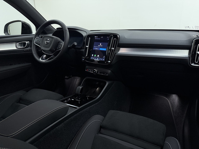 Volvo XC40 B4 211pk Plus Dark / Nubuck / Elektr. Stoelen / Panoramadak / Trekhaak / Harman&Kardon Au