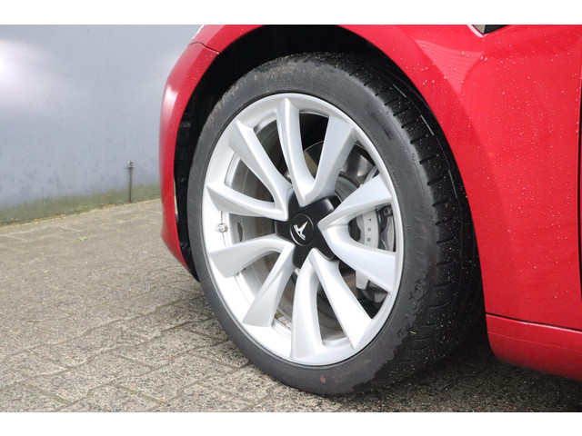 Foto 3 van Tesla Model 3 Long Range AWD 75 kWh | SOH 87% | Full Self-Driving computer 3 | Premium kleur