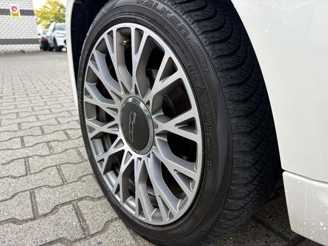 Foto 3 van Fiat 500 1.0 Hybrid Dolcevita