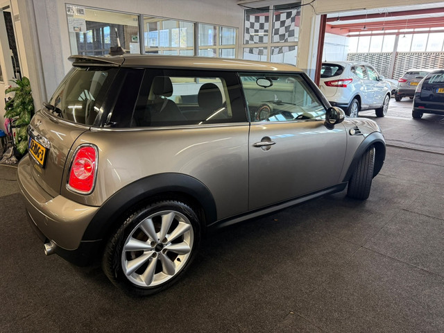 Foto 5 van MINI Cooper 1.6 One *NAP*Airco*Velgen*NAVI (bj 2012)