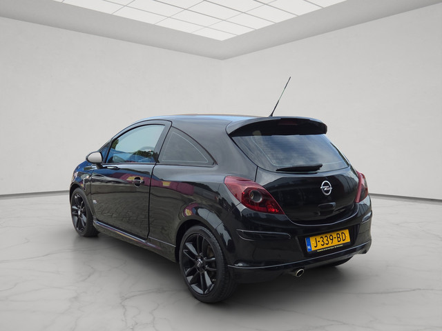 Foto 4 van Opel Corsa 1.4 OPC Line