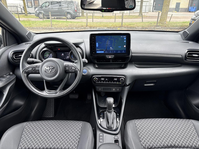 Foto 6 van Toyota Yaris 1.5 Hybrid Executive **DODEHOEK DETECTIE/ STOELVERWARMING/ KEYLESS**