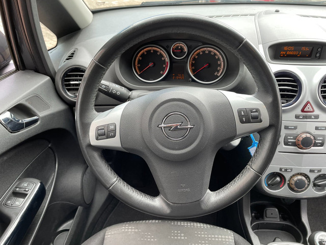 Foto 10 van Opel Corsa 1.4-16V Edition Limited 5 deurs airco