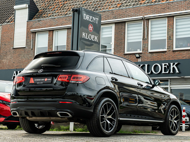 Foto 4 van Mercedes-Benz GLC 300e 4MATIC Premium AMG PANO 20 INCH CAMERA MEMORY STOELEN TREEPLANKEN NIGHT PAKKE