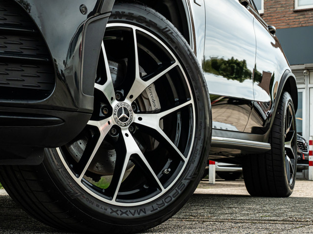 Foto 8 van Mercedes-Benz GLC 300e 4MATIC Premium AMG PANO 20 INCH CAMERA MEMORY STOELEN TREEPLANKEN NIGHT PAKKE