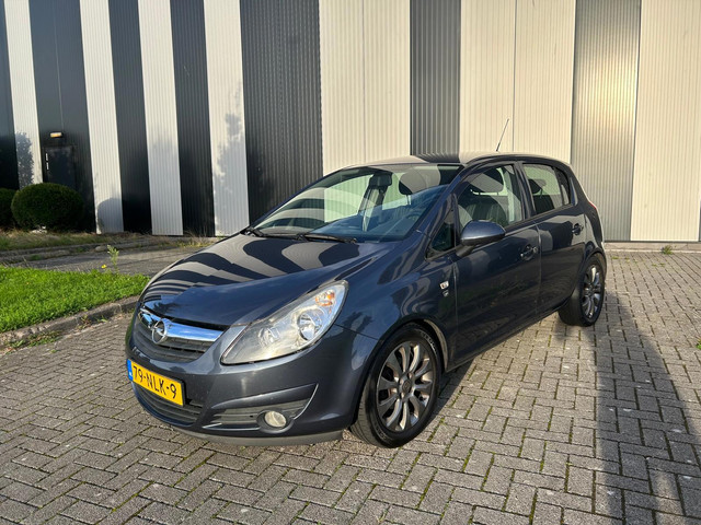 Foto 2 van Opel Corsa 1.2-16V '111' Edition Nw APK-Airco-Cruise-Elekpakket-Lmv