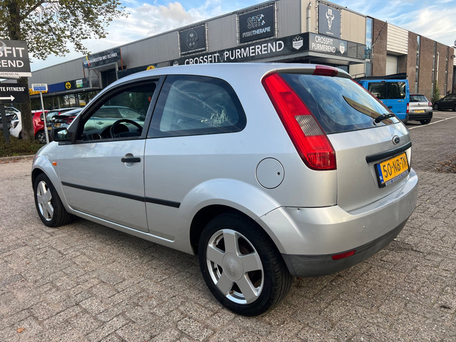 Foto 10 van Ford Fiesta 1.25-16V Centennial - Airco - Nieuwe Apk