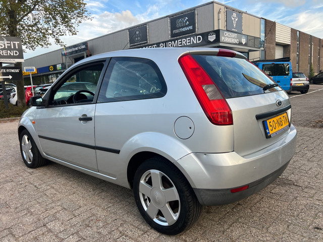 Foto 9 van Ford Fiesta 1.25-16V Centennial - Airco - Nieuwe Apk