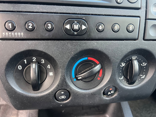 Foto 4 van Ford Fiesta 1.25-16V Centennial - Airco - Nieuwe Apk