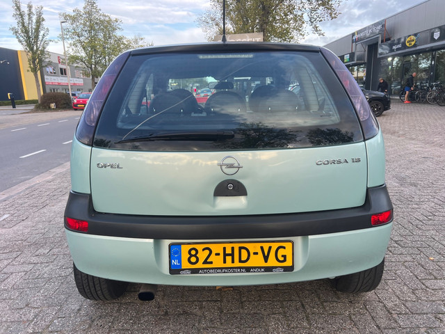 Foto 8 van Opel Corsa 1.8-16V GSi - Stoelverwarming - Airco - 125Pk