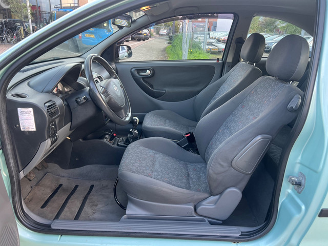 Foto 6 van Opel Corsa 1.8-16V GSi - Stoelverwarming - Airco - 125Pk