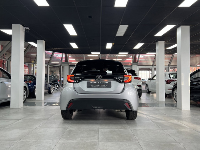 Foto 8 van Toyota Yaris 1.5 Hybrid 115 Dynamic | Keyless | Led | PDC