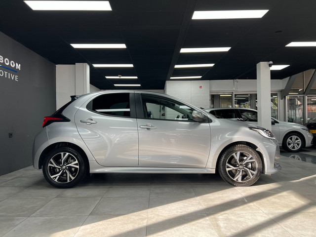 Foto 4 van Toyota Yaris 1.5 Hybrid 115 Dynamic | Keyless | Led | PDC