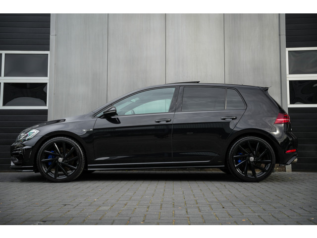 Foto 9 van Volkswagen Golf 2.0 TSI 301 pk 4Motion R / Akraprovic/ Dynaudio/ ACC/ DCC/ Keyless/ Virtual/ Adapt.C